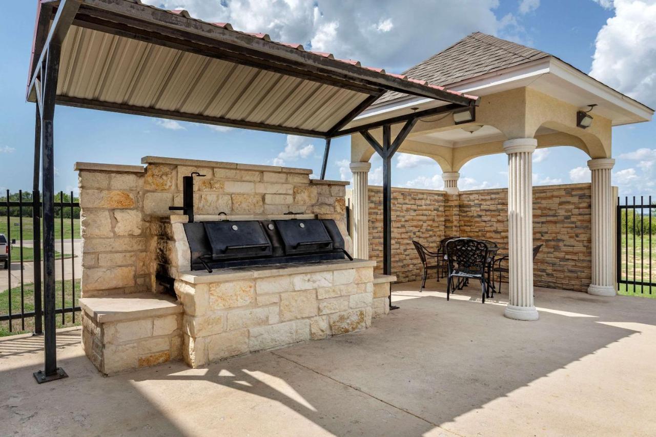 Comfort Inn & Suites Gatesville Near Fort Cavazos Exterior photo
